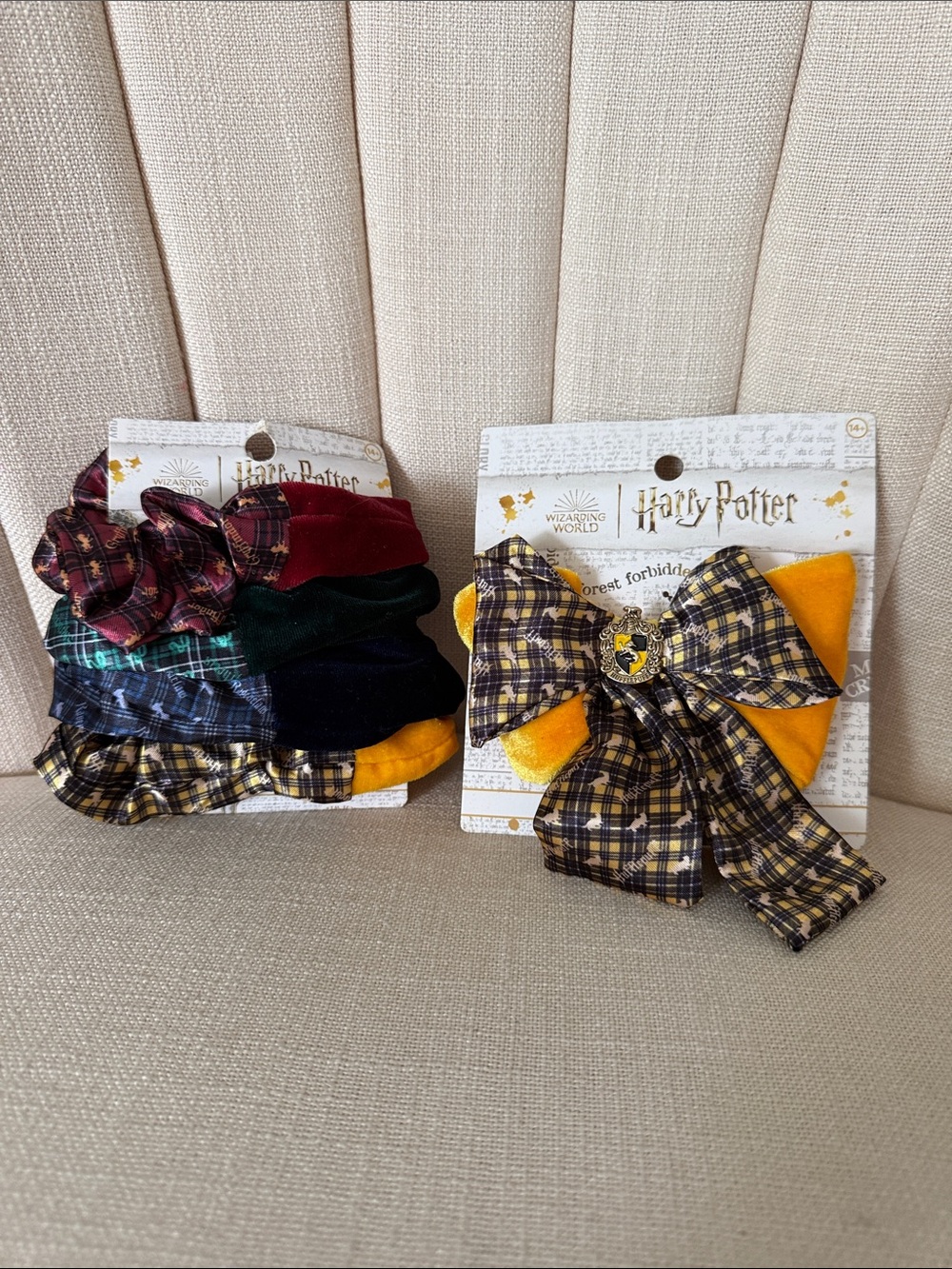 NWT Harry Potter SCRUNCHIE set HUFFLEPUFF hair bow clip NEW Ravenclaw Slytherin